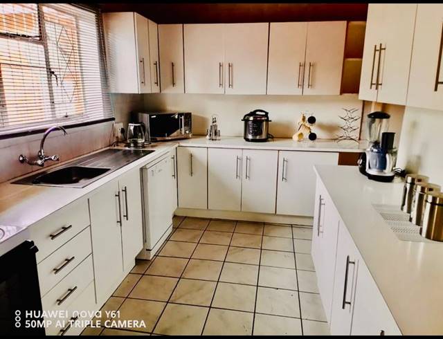 4 BEDROOM HOUSE FOR SALE IN VANDERBIJLPARK CW 6